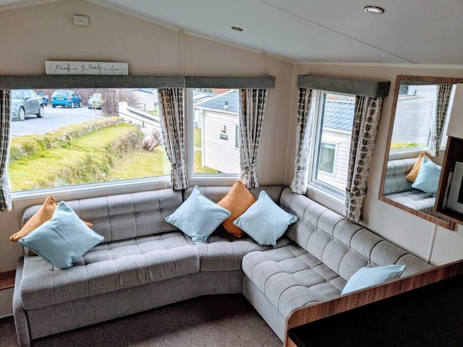 Large 4 Person Couples And Family Caravan In Newquay Bay Resort Екстер'єр фото