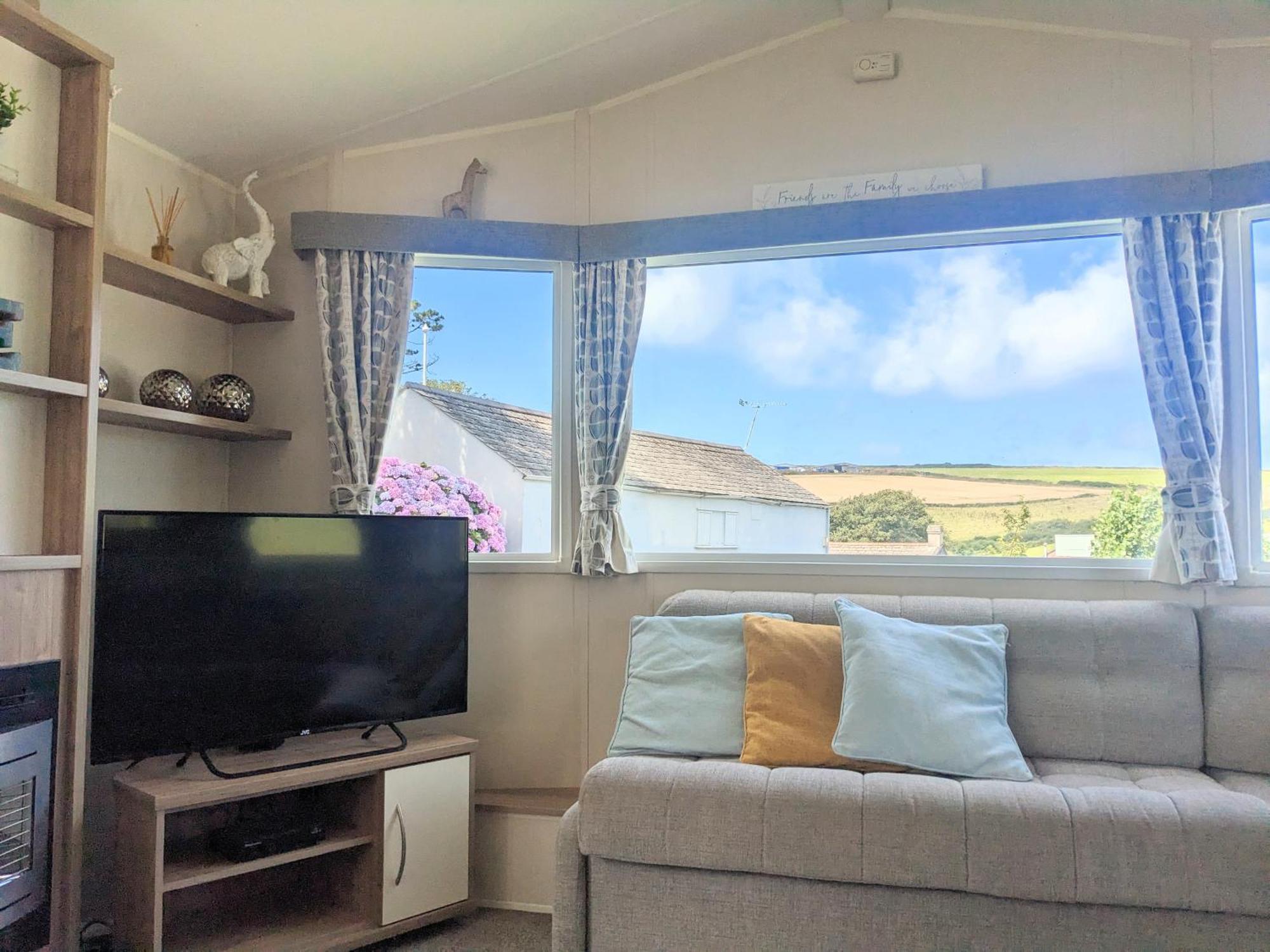 Large 4 Person Couples And Family Caravan In Newquay Bay Resort Екстер'єр фото